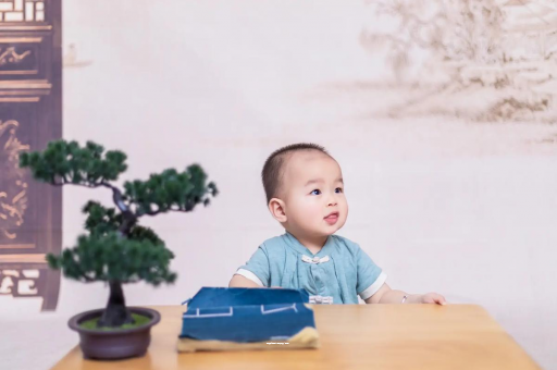 海拉尔满月宝宝放屁臭 海拉尔满月宝宝放屁臭